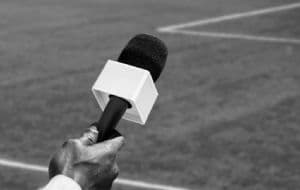 Muere de manera inesperada famoso conductor de TV; minutos antes transmitió su último programa