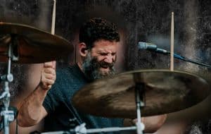 Muere Tim Very, baterista de la banda de rock Manchester Orchestra