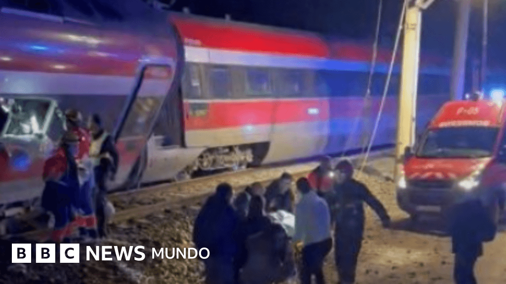 Mueren al menos 21 personas al descarrilar dos trenes de alta velocidad en el sur de España