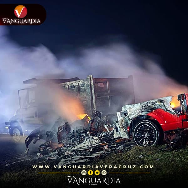 ¡Murió calcinado al estrellar la camioneta con un volteo en Bécal, Calkiní!