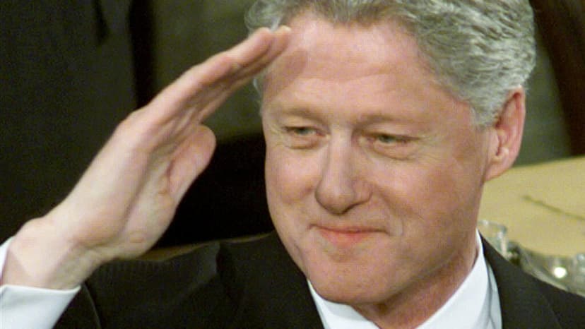 "No vi ni hice nada malo": Bill Clinton se desvincula de los delitos de Epstein ante el comité del Congreso