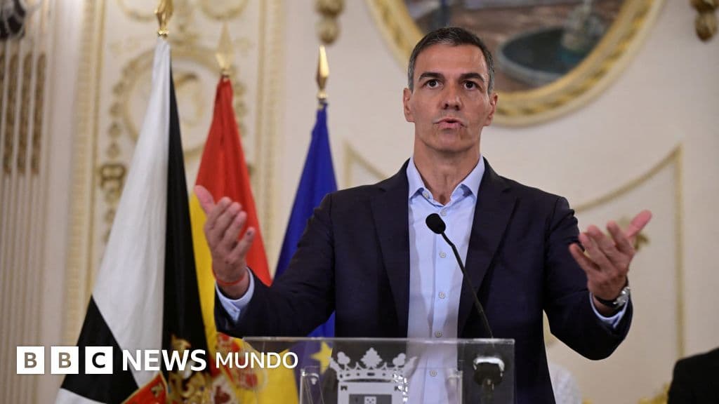 Pedro Sánchez denuncia "una violación de la integridad territorial de España" y culpa a las mafias que trafican con personas de la crisis en Ceuta