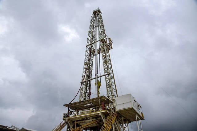 Pemex recorta su inversión al nivel más bajo desde 2009