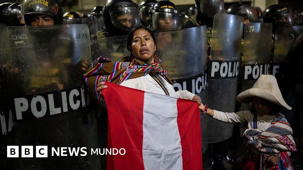 "Perú es una república en el papel y en las leyes, pero psicológicamente nos seguimos conduciendo como una colonia"