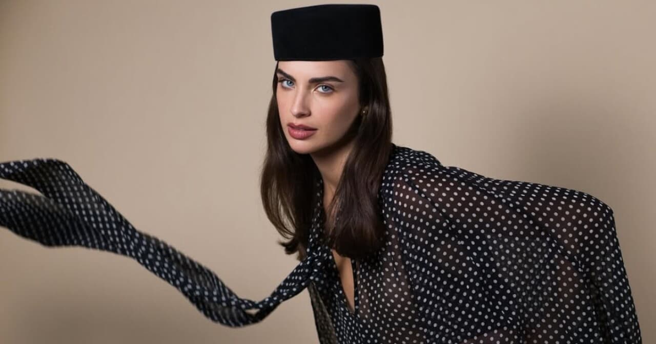 Pillbox hats: cómo usar la tendencia sesentera que regresa con fuerza en 2026