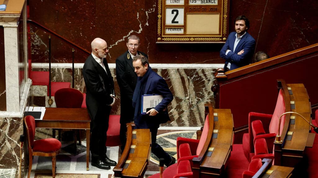 ¿Qué contiene el presupuesto de Francia para 2026 y cómo se llegó a él sin aval legislativo?