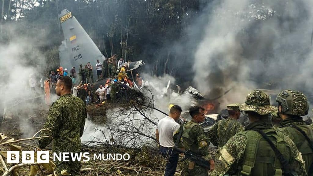 Qué se sabe del accidente de un avión militar que dejó al menos 68 muertos en el sur de Colombia