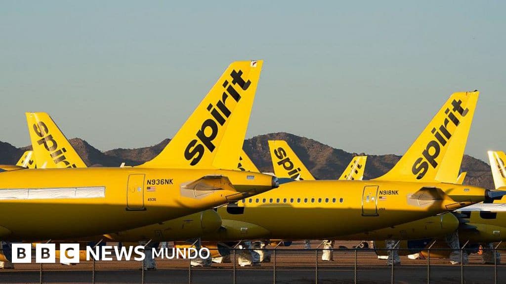 Qué significa para los precios de los vuelos que las aerolíneas de bajo costo estén en crisis