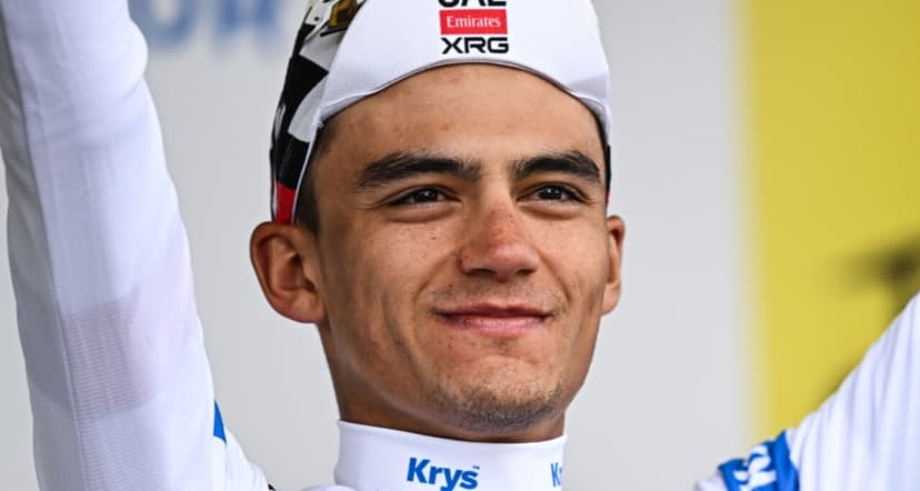 ¿Quién es Isaac del Toro, el ciclista mexicano que la está rompiendo?