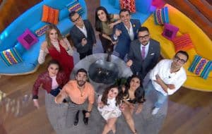 "¿Qué le pasa a este?": conductor de VLA comete error y menciona a la competencia, así lo regañaron en vivo | VIDEO