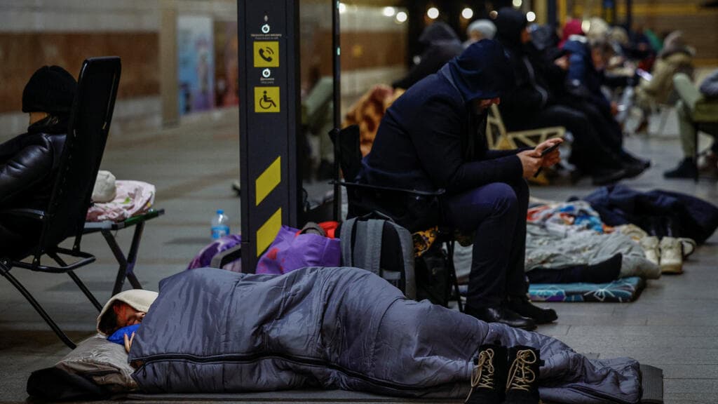 Rusia lanza un ataque con misiles y drones contra Ucrania horas antes de la reunión entre EE. UU. y Kiev