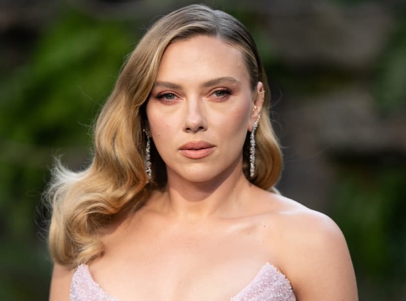 Scarlett Johansson rompe el silencio sobre los "inalcanzables" estándares de belleza que sufrió en Hollywood