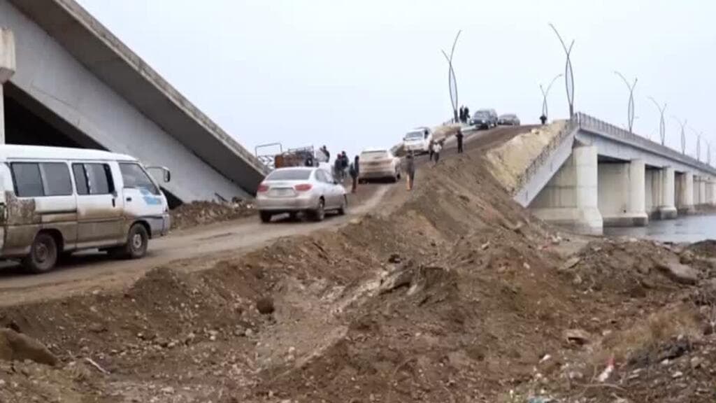Siria: puente destruido sobre el Éufrates limita el tránsito en Raqa