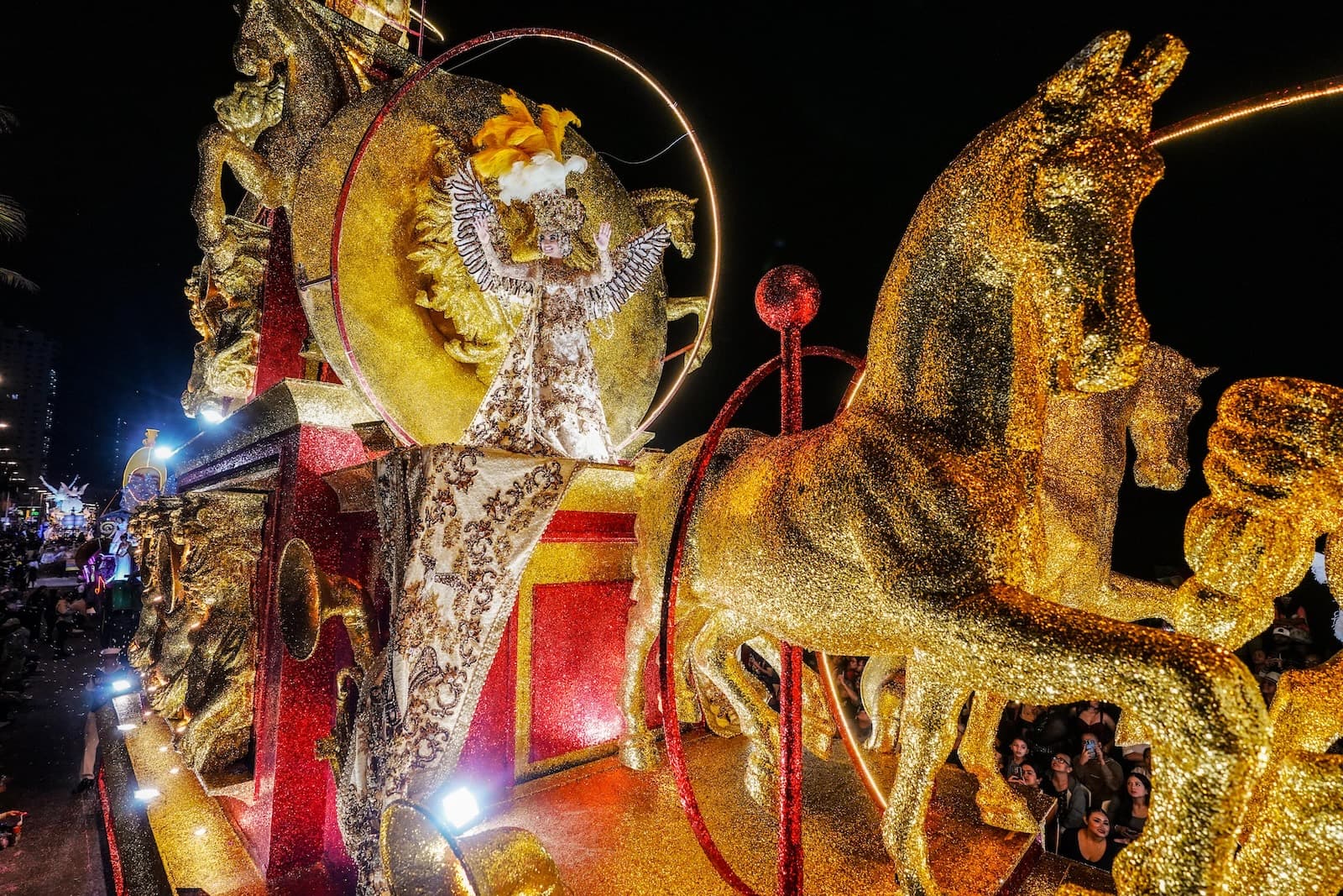 Tambora, baile y mucha diversión en el Carnaval de Mazatlán 2026