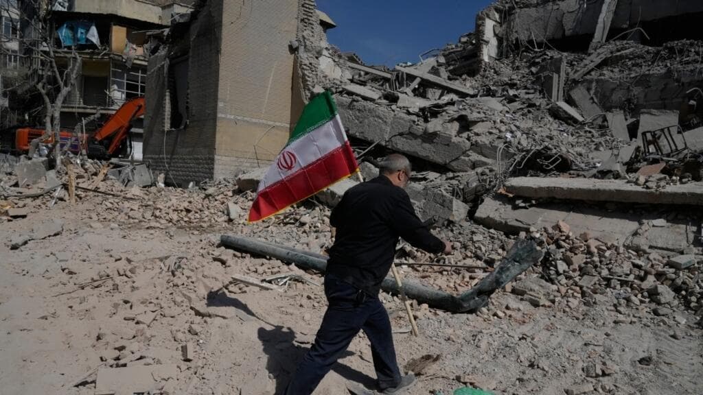 "Tengo miedo de morir": silencio y temor entre los iraníes bajo los bombardeos de EE. UU. e Israel