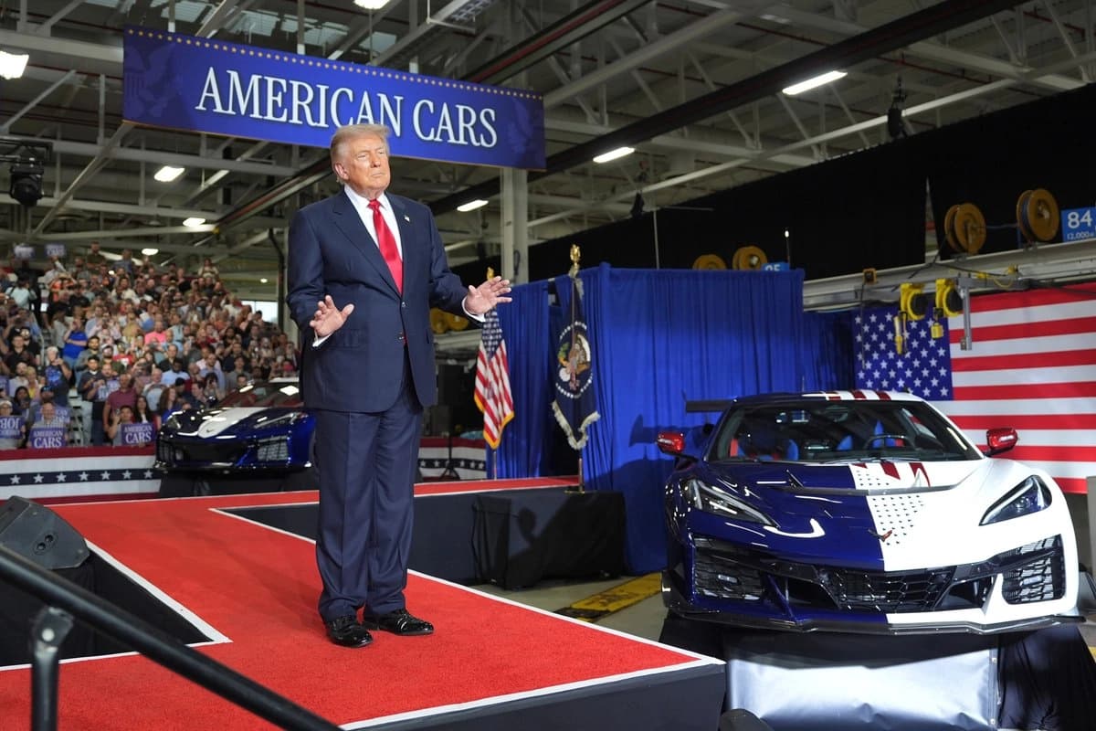 Trump festeja que su estrategia arancelaria está reconfigurando la producción automotriz