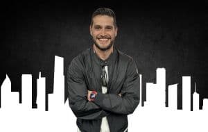 Tunden a Adrián Marcelo por burlarse de la detención del Mencho en redes sociales