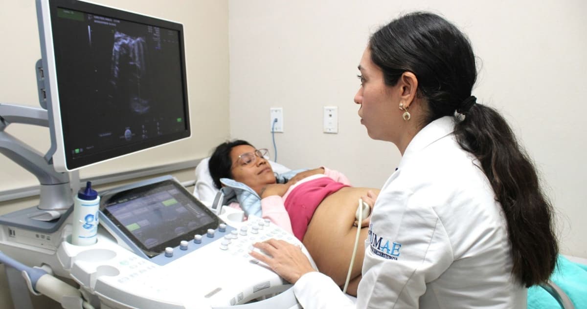 Una dosis de hierro intravenoso en embarazo reduce anemia materna y beneficia a bebé