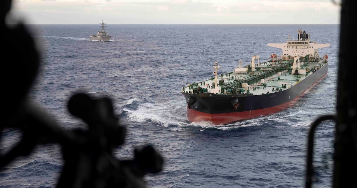 VIDEO ¬ EU intercepta petrolero en el Océano Índico que evadió bloqueo en el Caribe