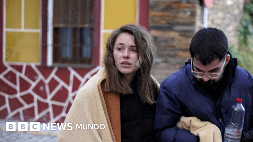 "Vimos cómo moría gente alrededor, pero no podíamos hacer nada": los relatos de los sobrevivientes del choque de trenes en España