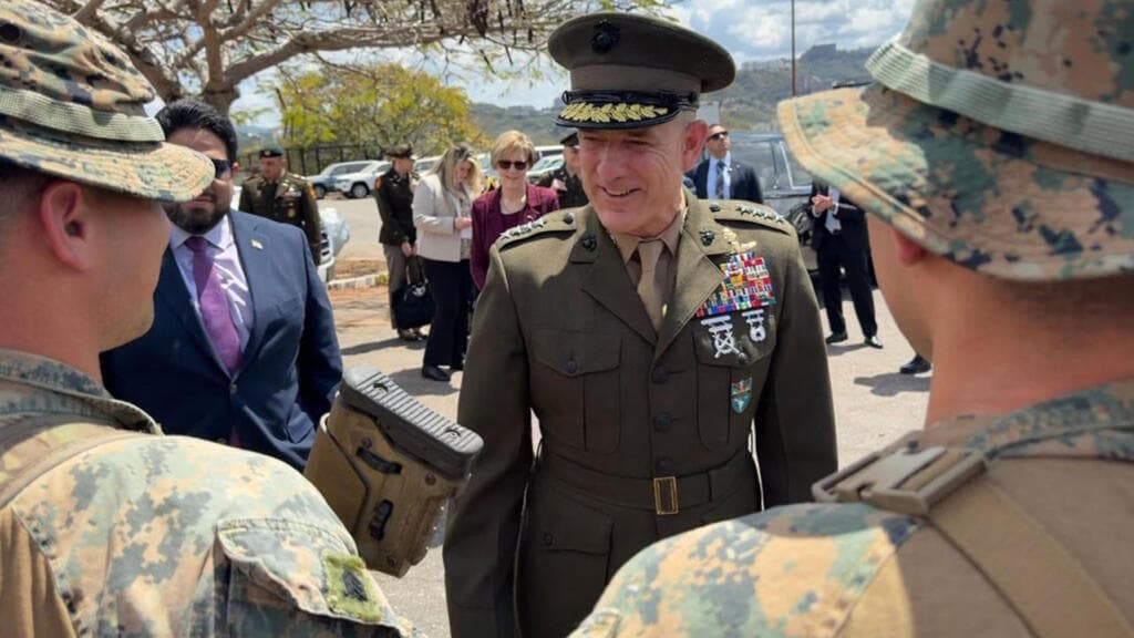 Visita sorpresa: jefe del Comando Sur de EE. UU. se reúne en Caracas con Delcy Rodríguez